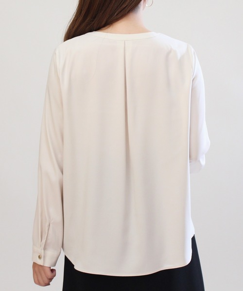 TRUDEA(トルディア)の「ピンタックノーカラーブラウス(シャツ/ブラウス・レディース・ホワイト/ブラック/ベージュ/ブルーグリーン・MEDIUM/LARGE)」の5枚目の写真