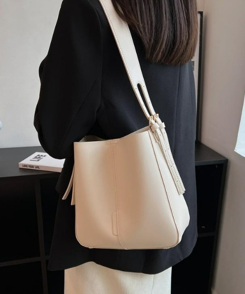 LAC-VERT（ラック・ヴェール）の「PWレザーショルダーバッグ（ショルダーバッグ・レディース・キャメル/ホワイト/ブラック/ベージュ/ブラウン・FREE）」の22枚目の写真