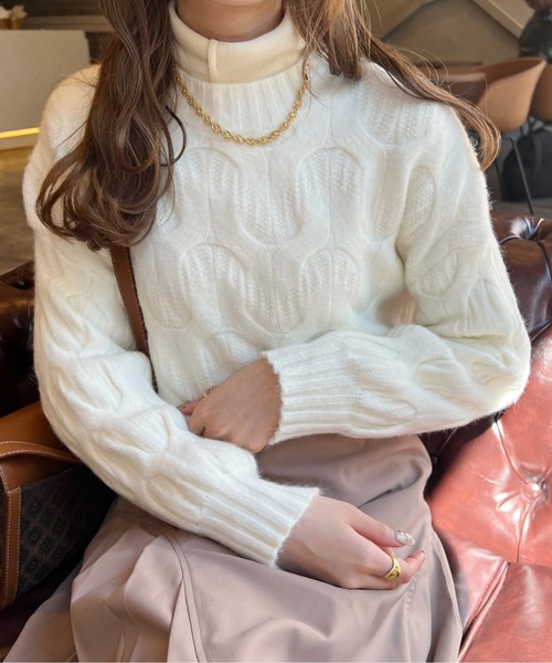 Ambre Ciel(アンブルシエル)の「ウェーブケーブルニット/【WEB/EC限定商品】(ニット/セーター・レディース・アイボリー・FREE)」の1枚目の写真
