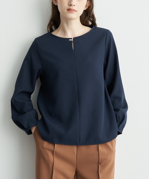 YECCA VECCA(イェッカヴェッカ)の「メタルホックブラウス(シャツ/ブラウス・レディース・ネイビー/ボルドー/グレイッシュベージュ・FREE)」の3枚目の写真