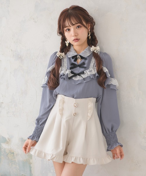 ROJITA(ロジータ)の「ビジュ釦フレアショートパンツ(その他パンツ・レディース・アイボリー/ブラック/ブラウン・FREE)」の2枚目の写真