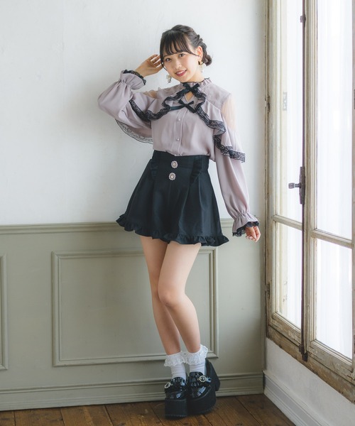 ROJITA(ロジータ)の「ビジュ釦フレアショートパンツ(その他パンツ・レディース・アイボリー/ブラック/ブラウン・FREE)」の18枚目の写真