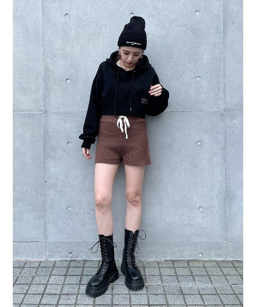 ENVYM(アンビー)の「E LOGO ニット CAP(ニットキャップ/ビーニー・レディース・ホワイト/ブラック・FREE)」の4枚目の写真