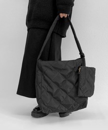 【ZOZOTOWN限定】Mini pouch quilted square shoulder bag / ポーチ付きキルティングスクエアショルダーバッグ