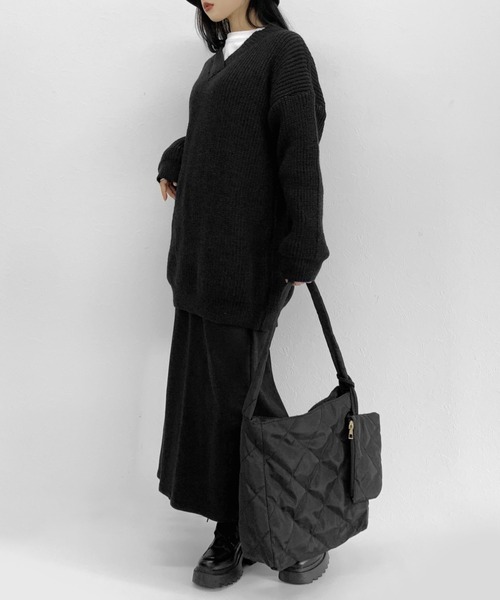 LVEU.(ラブユ.)の「【ZOZOTOWN限定】Mini pouch quilted square shoulder bag / ポーチ付きキルティングスクエアショルダーバッグ(ショルダーバッグ・レディース・ブラック・FREE)」の7枚目の写真