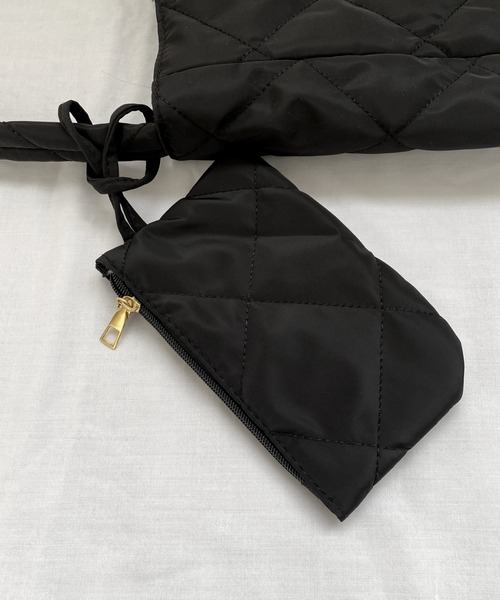 LVEU.(ラブユ.)の「【ZOZOTOWN限定】Mini pouch quilted square shoulder bag / ポーチ付きキルティングスクエアショルダーバッグ(ショルダーバッグ・レディース・ブラック・FREE)」の11枚目の写真
