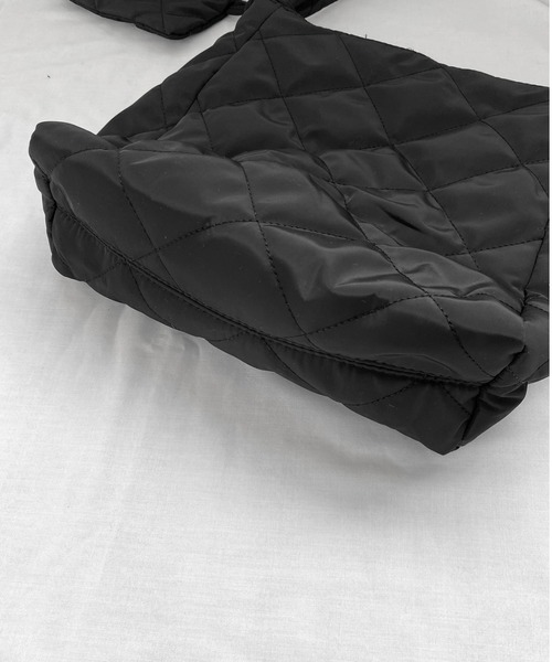 LVEU.(ラブユ.)の「【ZOZOTOWN限定】Mini pouch quilted square shoulder bag / ポーチ付きキルティングスクエアショルダーバッグ(ショルダーバッグ・レディース・ブラック・FREE)」の13枚目の写真