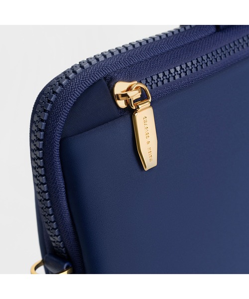 CHARLES & KEITH(チャールズ & キース)の「【販売終了】テクスチャード ラップトップバッグ(ビジネスバッグ・レディース・ライラック/ブラック/ネイビー・XL)」の19枚目の写真