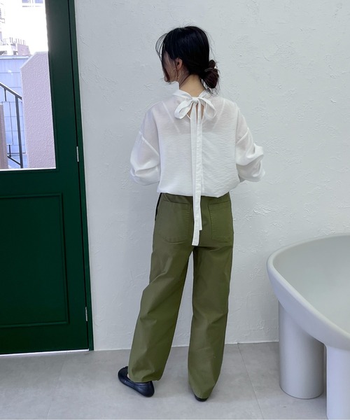 feepur(フェピュール)の「ボウタイブラウス(シャツ/ブラウス・レディース・ブラック/オフホワイト・MEDIUM)」の5枚目の写真