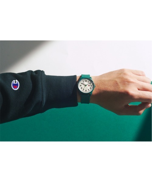 Champion(チャンピオン)の「Champion ソーラーウォッチ(アナログ腕時計・メンズ・グリーン/ブラウン/ベージュ/ブラック系その他/ブラック/レッド・M)」の9枚目の写真