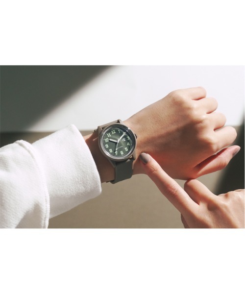 Champion(チャンピオン)の「Champion ソーラーウォッチ(アナログ腕時計・メンズ・グリーン/ブラウン/ベージュ/ブラック系その他/ブラック/レッド・M)」の12枚目の写真