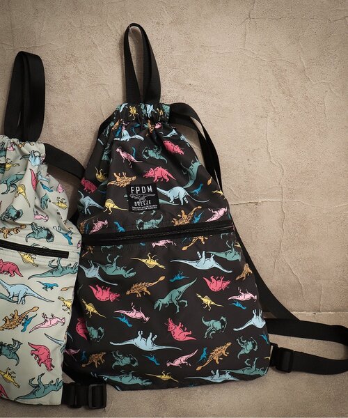 BREEZE（ブリーズ）の「福井県立恐竜博物館コラボ ナップサック（バックパック/リュック・キッズ・ブラック/ベージュ・FREE）」の2枚目の写真