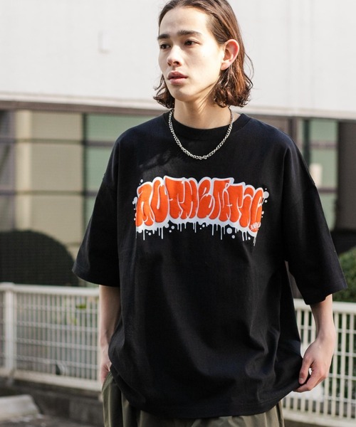 WEGO(ウィゴー)の「WEGO/【2点セット】アクセ付グラフィックT(Tシャツ/カットソー・メンズ・ダークグリーン/ブラック/ネイビー/ホワイト/グレー/ホワイト系その他・MEDIUM/LARGE)」の1枚目の写真
