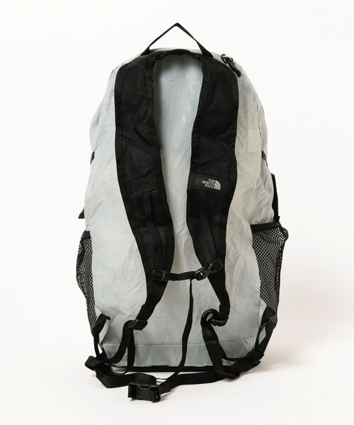 THE NORTH FACE（ザノースフェイス）の「THE NORTH FACE / Mayfly Pack 22（バックパック/リュック・メンズ・ブラック/ライトグレー・ONE SIZE）」の4枚目の写真