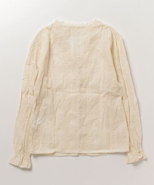 Dream garden(ドリームガーデン)の「花柄刺繍ブラウス(シャツ/ブラウス・レディース・ライトベージュ・XL/L/2XL/M)」の2枚目の写真