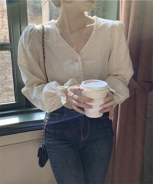 Dream garden(ドリームガーデン)の「花柄刺繍ブラウス(シャツ/ブラウス・レディース・ライトベージュ・XL/L/2XL/M)」の6枚目の写真