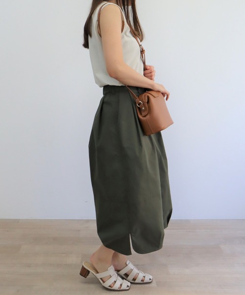 aunt lily(アントリリー)の「綿100% 無地ノースリーブ(Tシャツ/カットソー・レディース・サンドベージュ/ブラック/アイボリー/ブルー・M/L/LL)」の7枚目の写真