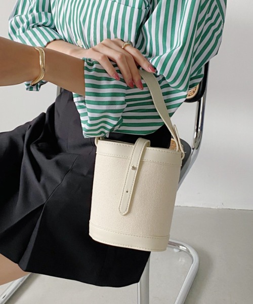 thank U more(サンキューモア)の「コットンキャンバス × レザー 【2WAY】バケットバッグ&ショルダーバッグ(ハンドバッグ・レディース・ブラウン/アイボリー/ブラック・FREE)」の4枚目の写真