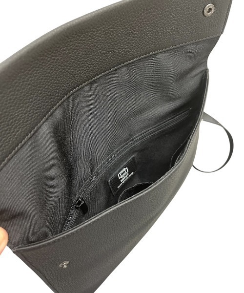 waku(ワク)の「waku ワク 『KURO Series』 FLAP CLUTCH SHOULDER(ショルダーバッグ・メンズ・ブラック・FREE)」の9枚目の写真