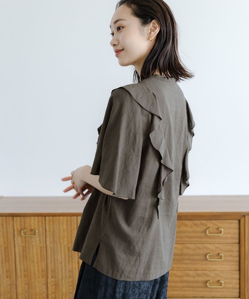 niko and...（ニコアンド）の「リフレッシュリネンレーヨンフリルブラウス（シャツ/ブラウス・レディース・カーキ/ブラック/オフホワイト/ブルー・LARGE/MEDIUM）」の9枚目の写真