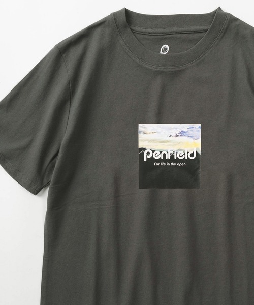 PEN FIELD(ペンフィールド)の「【PENFIELD/ペンフィールド】ブランドネーム ボックスロゴ デザインTシャツ/半袖Tシャツ(Tシャツ/カットソー・メンズ・ホワイト/チャコールグレー/ライトブラウン・XL/M/L)」の3枚目の写真