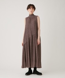 【emmi atelier】ランダムドットハイネックワンピース