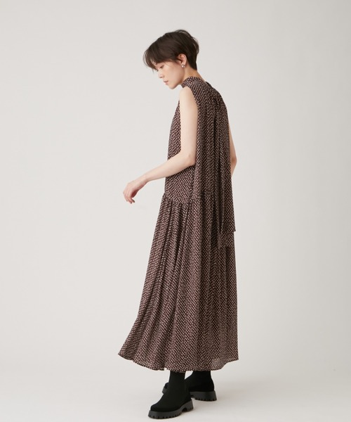 emmi atelier】ランダムドットハイネックワンピース（ワンピース