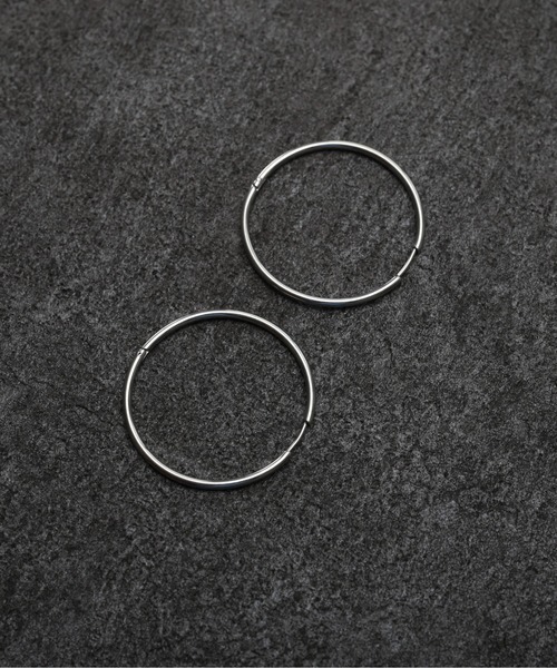 ORLEAN(オルレアン)の「金属アレルギー対応 シンプルフープピアス 40mm サージカルステンレス(ピアス(両耳用)・レディース・シルバー・フリー)」の3枚目の写真