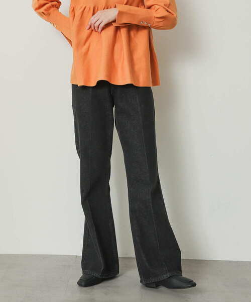 SENSE OF PLACE by URBAN RESEARCH（センスオブプレイスバイアーバンリサーチ）の「センタープレスフレアデニム（デニムパンツ・レディース・ワンウォッシュ/アイボリー/ブラック/ライトインディゴブルー・SMALL/MEDIUM/TALL/X-SMALL/LARGE）」の2枚目の写真