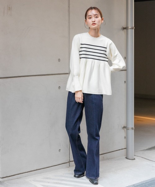 SENSE OF PLACE by URBAN RESEARCH（センスオブプレイスバイアーバンリサーチ）の「センタープレスフレアデニム（デニムパンツ・レディース・ワンウォッシュ/アイボリー/ブラック/ライトインディゴブルー・SMALL/MEDIUM/TALL/X-SMALL/LARGE）」の11枚目の写真