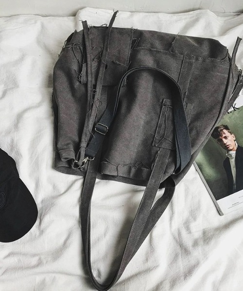 ARULE（アルール）の「A'GEM/9 × .kom『ARULE/アルール』ビンテージ バッグ（ショルダーバッグ・メンズ・チャコールグレー/アイボリー/カーキ・FREE）」の9枚目の写真