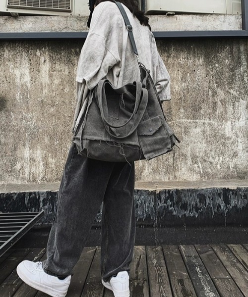 ARULE（アルール）の「A'GEM/9 × .kom『ARULE/アルール』ビンテージ バッグ（ショルダーバッグ・メンズ・チャコールグレー/アイボリー/カーキ・FREE）」の10枚目の写真