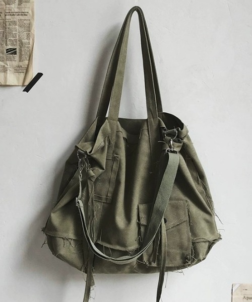 ARULE（アルール）の「A'GEM/9 × .kom『ARULE/アルール』ビンテージ バッグ（ショルダーバッグ・メンズ・チャコールグレー/アイボリー/カーキ・FREE）」の14枚目の写真