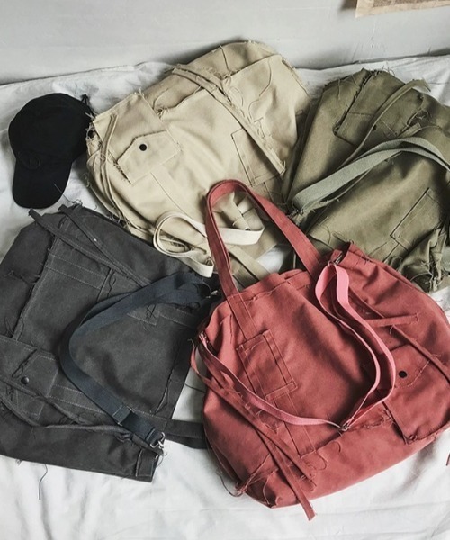 ARULE（アルール）の「A'GEM/9 × .kom『ARULE/アルール』ビンテージ バッグ（ショルダーバッグ・メンズ・チャコールグレー/アイボリー/カーキ・FREE）」の5枚目の写真