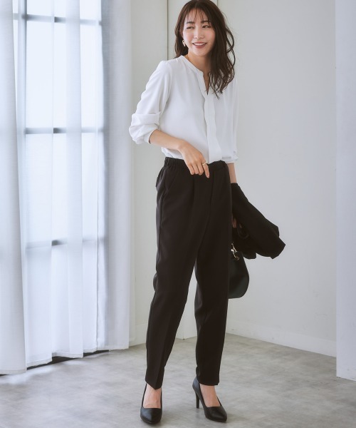 7days Life Styling(セブンデイズライフスタイリング)の「【販売終了】ストレッチパウダーサテンスキッパーブラウス(しわになりにくい・速乾・洗濯機OK・UVカット)(シャツ/ブラウス・レディース・ネイビー/オフホワイト/グレイッシュベージュ/ピンクベージュ・L/LL/M/S)」の10枚目の写真
