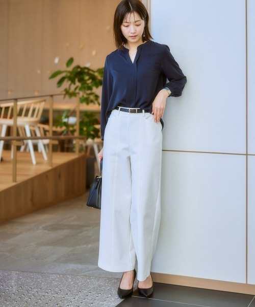 7days Life Styling(セブンデイズライフスタイリング)の「【販売終了】ストレッチパウダーサテンスキッパーブラウス(しわになりにくい・速乾・洗濯機OK・UVカット)(シャツ/ブラウス・レディース・ネイビー/オフホワイト/グレイッシュベージュ/ピンクベージュ・L/LL/M/S)」の7枚目の写真