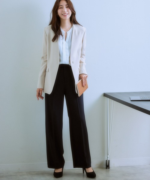 7days Life Styling(セブンデイズライフスタイリング)の「【販売終了】ストレッチパウダーサテンスキッパーブラウス(しわになりにくい・速乾・洗濯機OK・UVカット)(シャツ/ブラウス・レディース・ネイビー/オフホワイト/グレイッシュベージュ/ピンクベージュ・L/LL/M/S)」の6枚目の写真