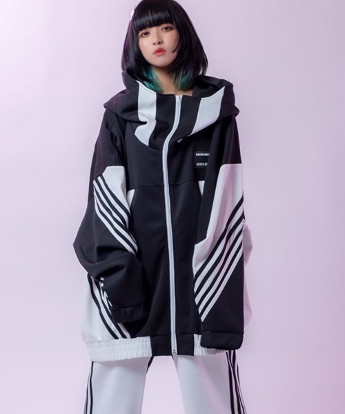 完売品　人気Mサイズ　The9shop MOCHIMOCHIパーカー　鈴木六夏 完売品 人気Mサイズ The9shop MOCHIMOCHIパーカー 鈴木六夏