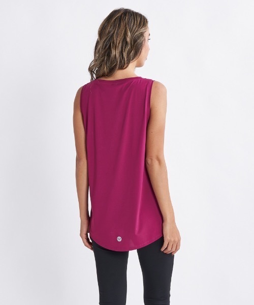 ROXY(ロキシー)の「ANY DAY/ロキシーUVカット付きドライフロントグラフィックスポーティタンクトップ(タンクトップ・レディース・ピンク/ブラック/ホワイト/チャコールグレー・LARGE/SMALL/MEDIUM)」の8枚目の写真