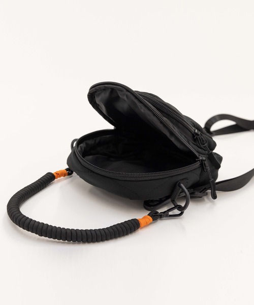 KiU（キウ）の「キルティングパデッドポシェット（ショルダーバッグ・レディース・アイボリー/カーキ/ブラック・FREE）」の9枚目の写真