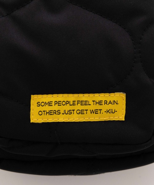 KiU（キウ）の「キルティングパデッドポシェット（ショルダーバッグ・レディース・アイボリー/カーキ/ブラック・FREE）」の13枚目の写真