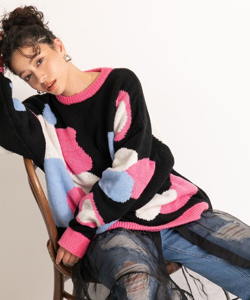 bohmal（ボマール）の「カラフルモチーフ柄オーバーサイズニット