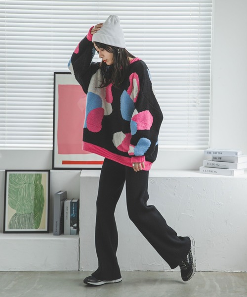 bohmal（ボマール）の「カラフルモチーフ柄オーバーサイズニット（ニット/セーター・レディース・ブラック/ネイビー/グレー・FREE）」の9枚目の写真