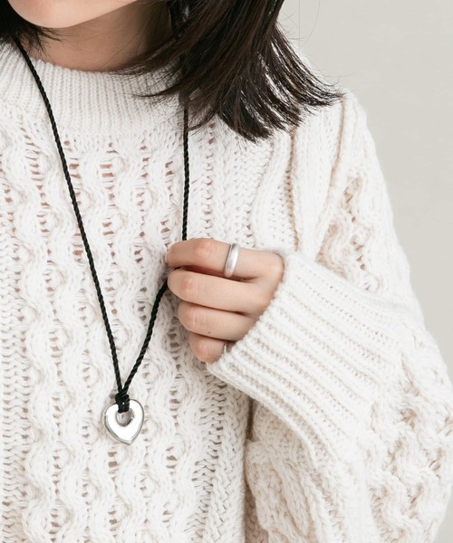 KBF（ケイビーエフ）の「ハートモチーフペンダント（ネックレス・レディース・シルバー・ONE）」の5枚目の写真