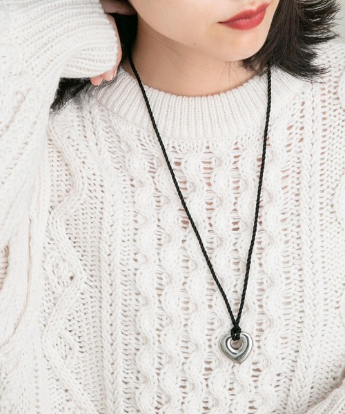 KBF（ケイビーエフ）の「ハートモチーフペンダント（ネックレス・レディース・シルバー・ONE）」の6枚目の写真