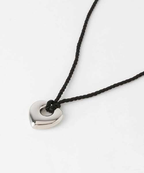 KBF（ケイビーエフ）の「ハートモチーフペンダント（ネックレス・レディース・シルバー・ONE）」の7枚目の写真