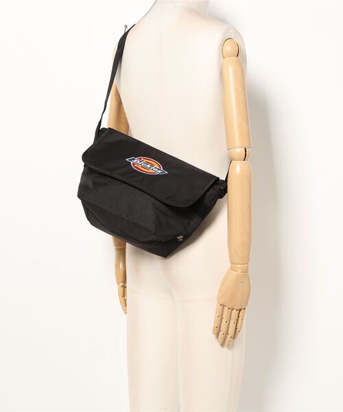 Dickies(ディッキーズ)の「【Dickies】ICON LOGO/メッセンジャーバッグ(メッセンジャーバッグ・メンズ・ブラック/ホワイト・FREE)」の6枚目の写真