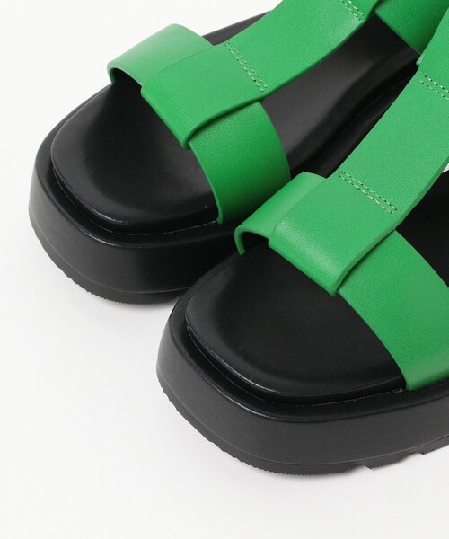 Ray BEAMS（レイビームス）の「MOHI / Tストラップ サンダル（サンダル・レディース・ブラック/グリーン・38/37/36/39）」の21枚目の写真