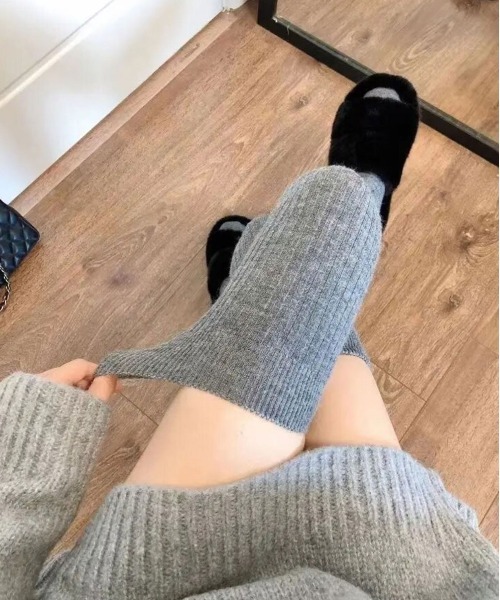 Jelly moo（ジェリームー）の「【 Jelly moo / ジェリームー 】 ゆる オーバー ニーハイ ソックス / ルーズソックス（ソックス/靴下・レディース・ブラック/グレー/ホワイト/ライトグレー/チャコールグレー・FREE）」の6枚目の写真