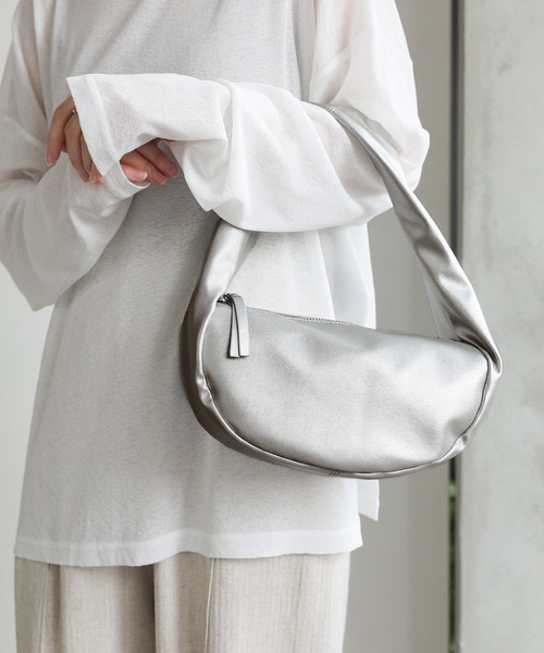 select MOCA(セレクトモカ)の「ハーフムーンチェーン付き2WAYバッグ(ショルダーバッグ・レディース・シルバー/アイボリー/ブラック・FREE)」の7枚目の写真